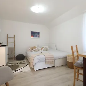 Mir Apartment Pula